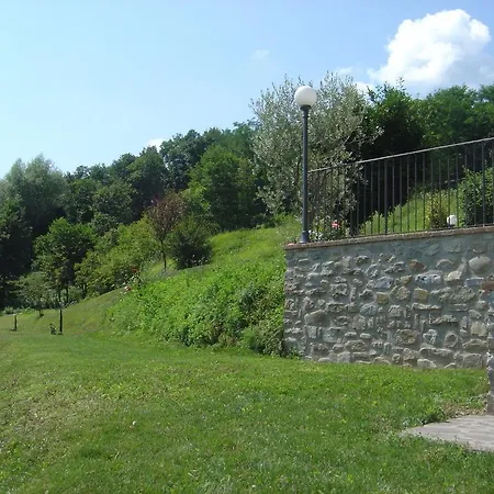La Collina Dei Franchi ベッド・アンド・ブレックファスト 2*
